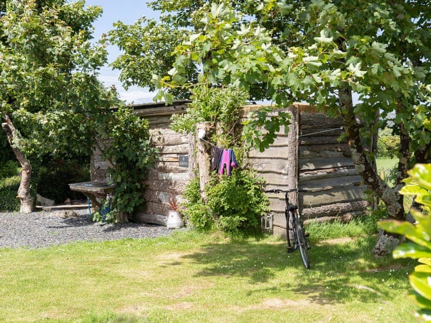 Outdoor area | Aderyn - Tregoes Pods and Domes, Fishguard