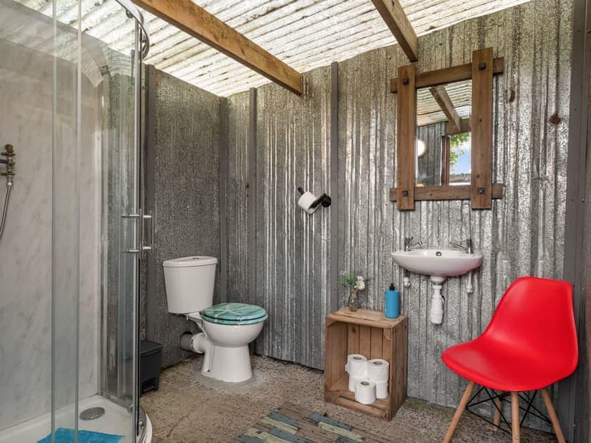 Shower room | Seren Saethu - Tregoes Pods and Domes, Fishguard