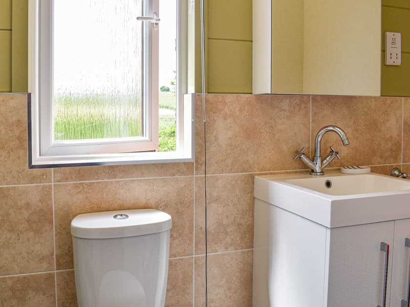 Shower room | Buckland Lodge - Whitey Top Lodges, Pentridge