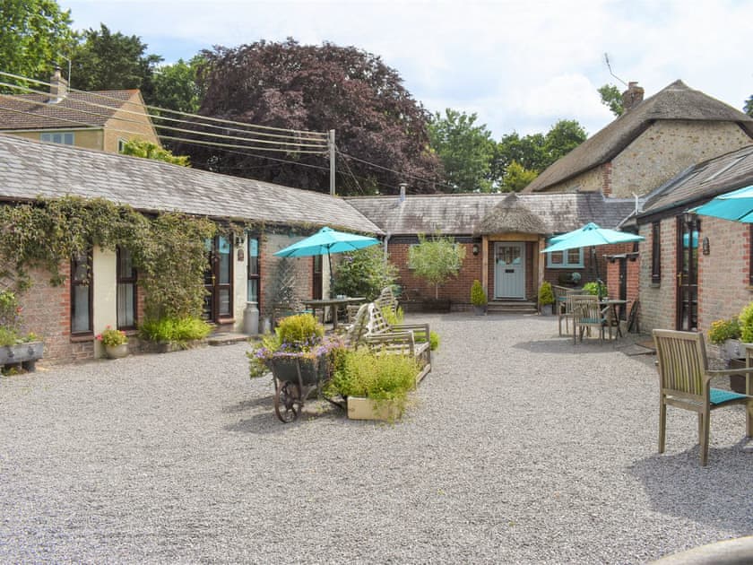 Setting | The Hayloft - Berehayes Holiday Cottages, Whitchurch Canonicorum