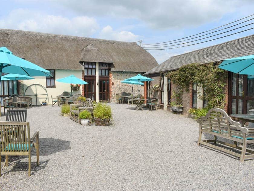 Setting | Barley Store, The Hayloft - Berehayes Holiday Cottages, Whitchurch Canonicorum
