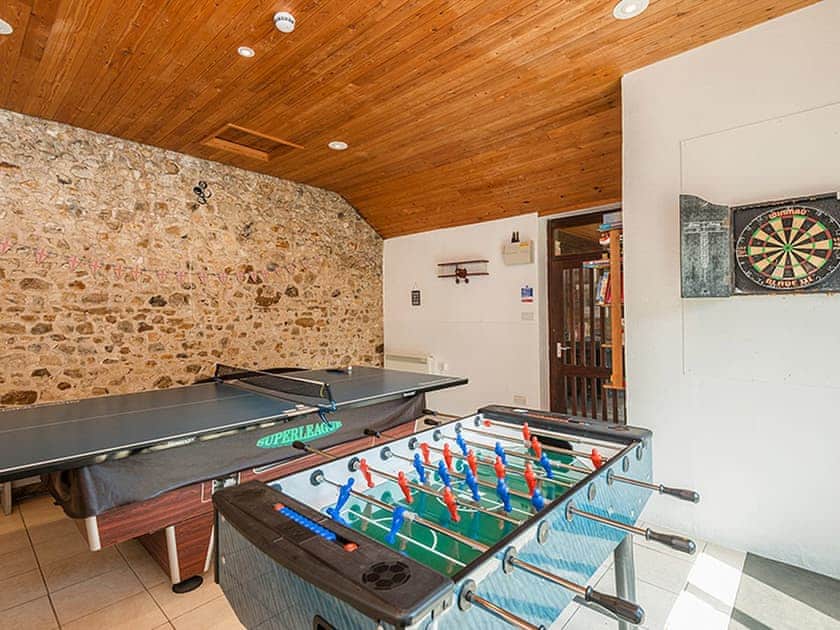 Games room | Baabara Shepherds Hut - Berehayes Holiday Cottages, Whitchurch Canonicorum