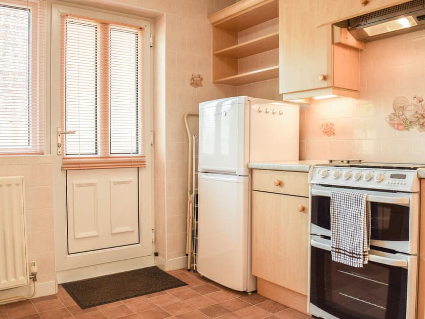 Kitchen | Mona’s Bungalow, Wellesbourne, near Stratford-Upon-Avon