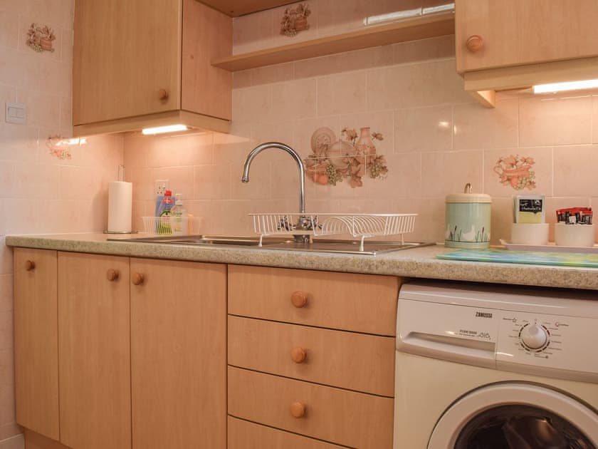Kitchen | Mona’s Bungalow, Wellesbourne, near Stratford-Upon-Avon