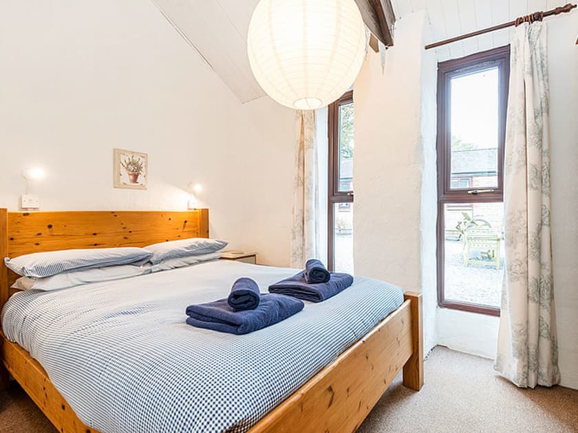 Double bedroom | Honeypot Cottage - Berehayes Holiday Cottages, Whitchurch Canonicorum