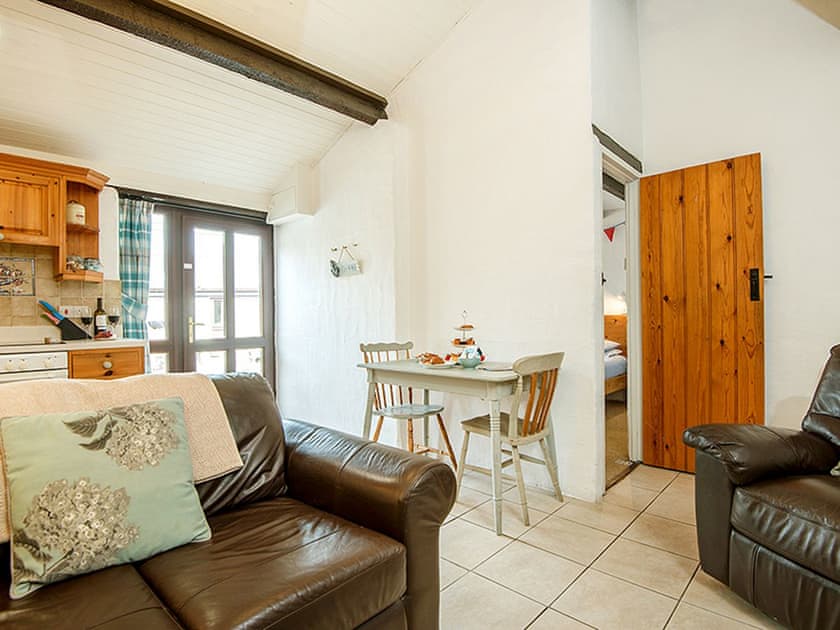 Open plan living space | Smugglers Cottage - Berehayes Holiday Cottages, Whitchurch Canonicorum