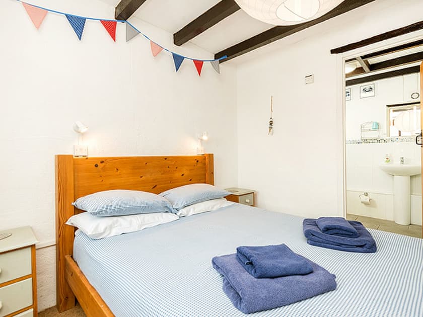 Double bedroom | Smugglers Cottage - Berehayes Holiday Cottages, Whitchurch Canonicorum