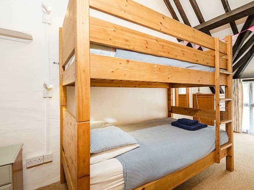 Bunk bedroom | Squirrels Drey - Berehayes Holiday Cottages, Whitchurch Canonicorum
