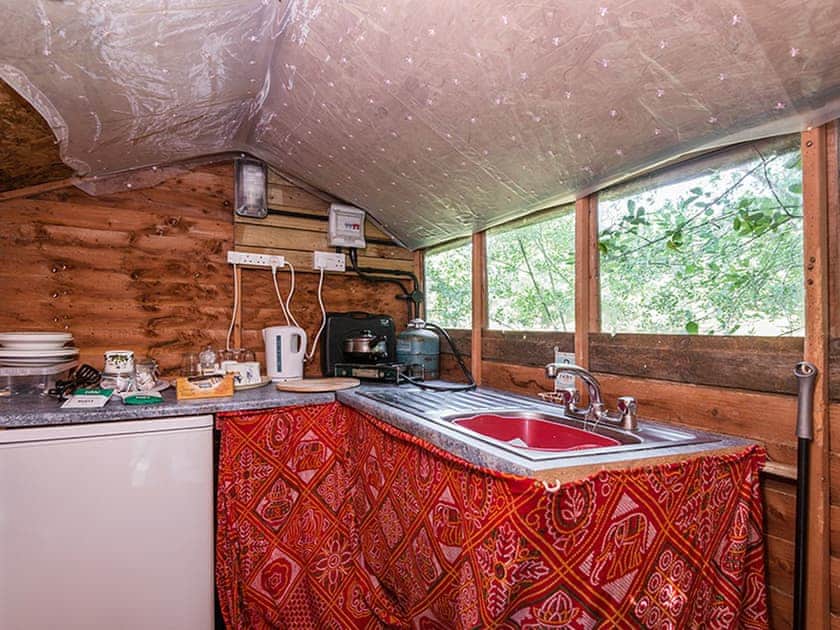 Interior | Baabara Shepherds Hut - Berehayes Holiday Cottages, Whitchurch Canonicorum