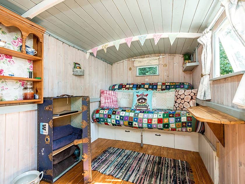 Interior | Baabara Shepherds Hut - Berehayes Holiday Cottages, Whitchurch Canonicorum