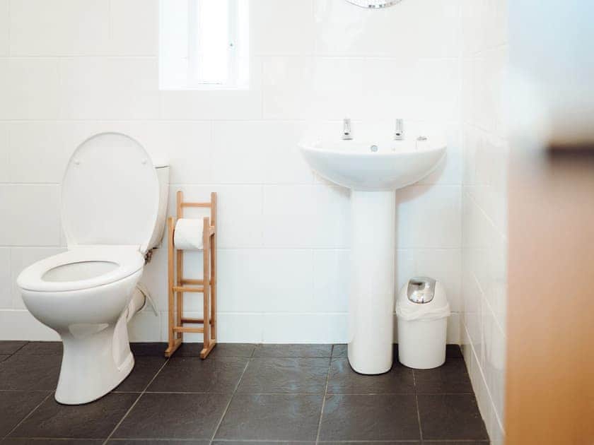 Shower room | Gardener’s Cottage - Celtic Haven Resort, Lydstep, near Tenby