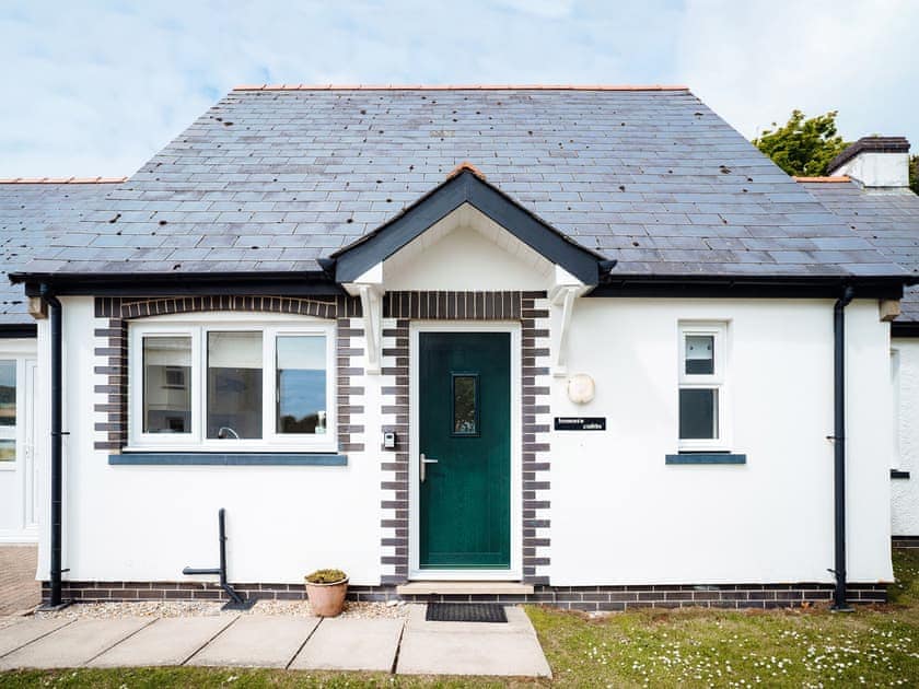 Exterior | Bosun’s Cabin - Celtic Haven Resort, Lydstep, near Tenby