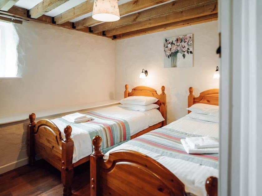 Twin bedroom | Flemish Cottage - Celtic Haven Resort, Lydstep, near Tenby