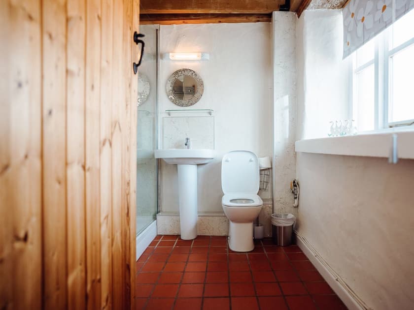 Shower room | Flemish Cottage - Celtic Haven Resort, Lydstep, near Tenby