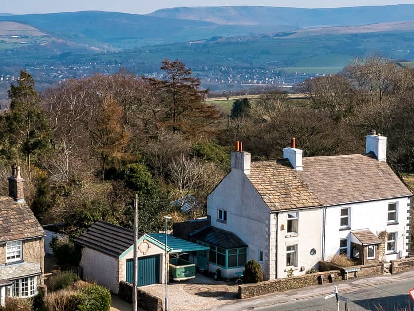 Setting | Lane Ends Cottage, Disley, near Macclesfield