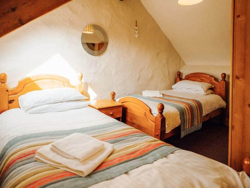 Twin bedroom | The Bakery - Celtic Haven Resort, Lydstep, near Tenby