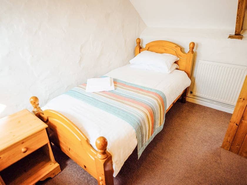 Twin bedroom | The Bakery - Celtic Haven Resort, Lydstep, near Tenby