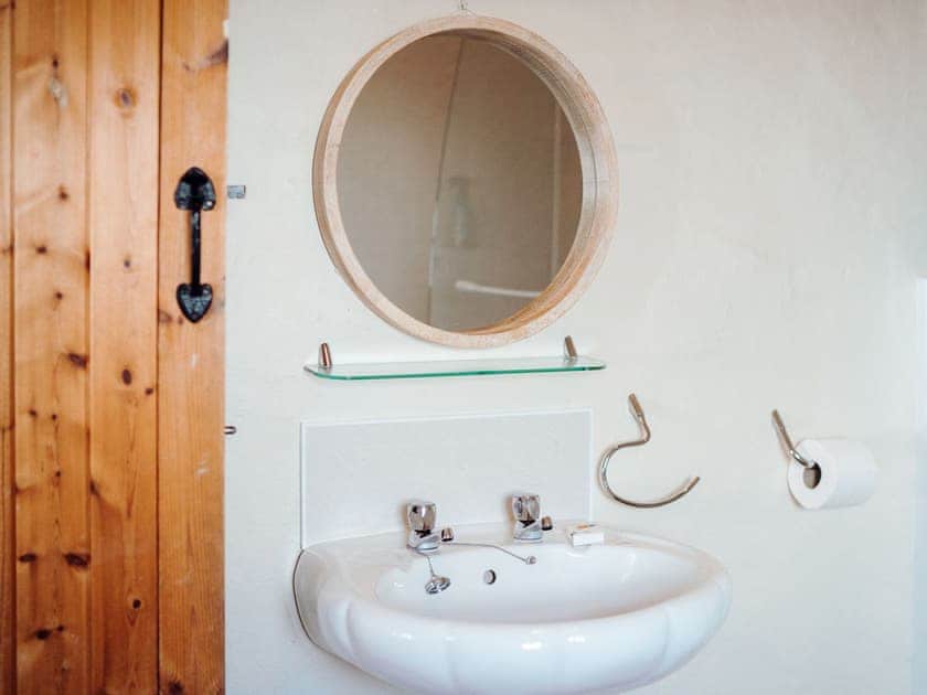 Bathroom | The Bakery - Celtic Haven Resort, Lydstep, near Tenby