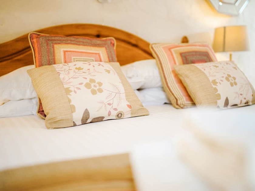Family bedroom | Atrato’s Stable - Celtic Haven Resort, Lydstep, near Tenby