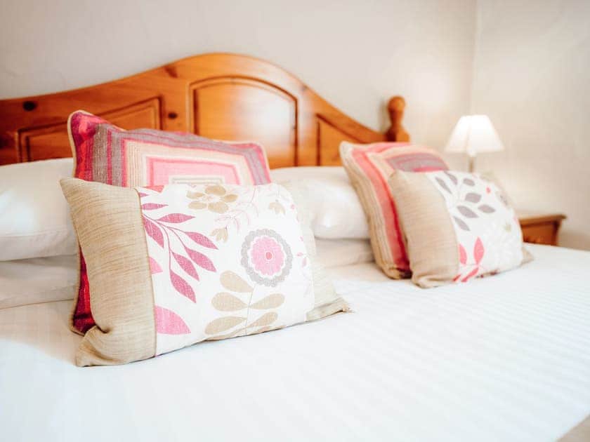 Double bedroom | Goose Cottage - Celtic Haven Resort, Lydstep, near Tenby
