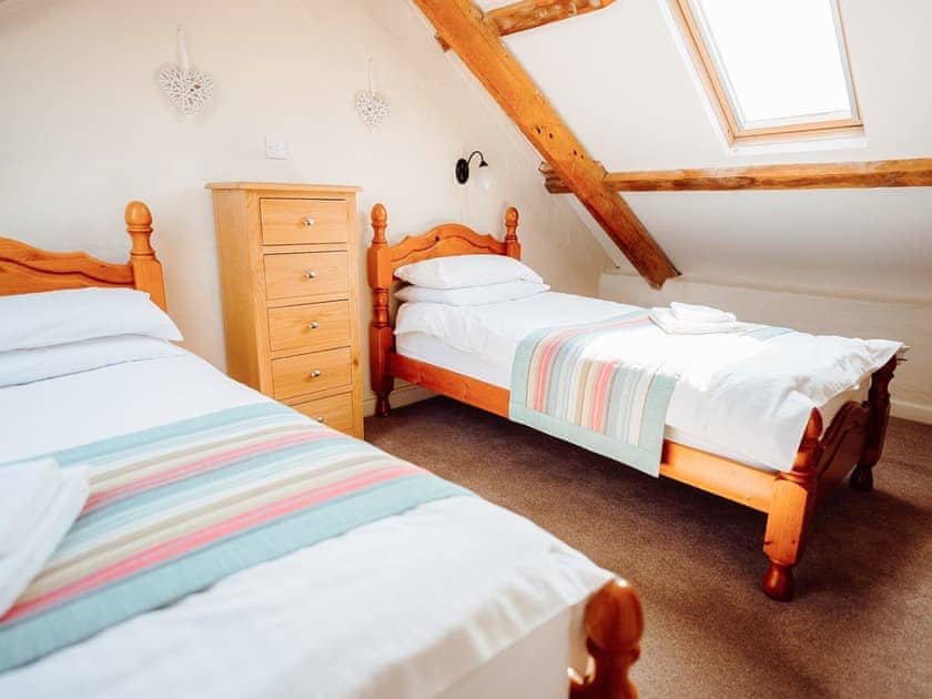 Twin bedroom | Goose Cottage - Celtic Haven Resort, Lydstep, near Tenby