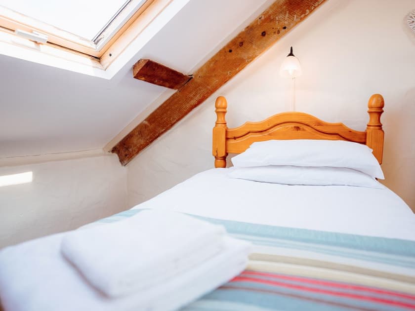 Twin bedroom | Goose Cottage - Celtic Haven Resort, Lydstep, near Tenby