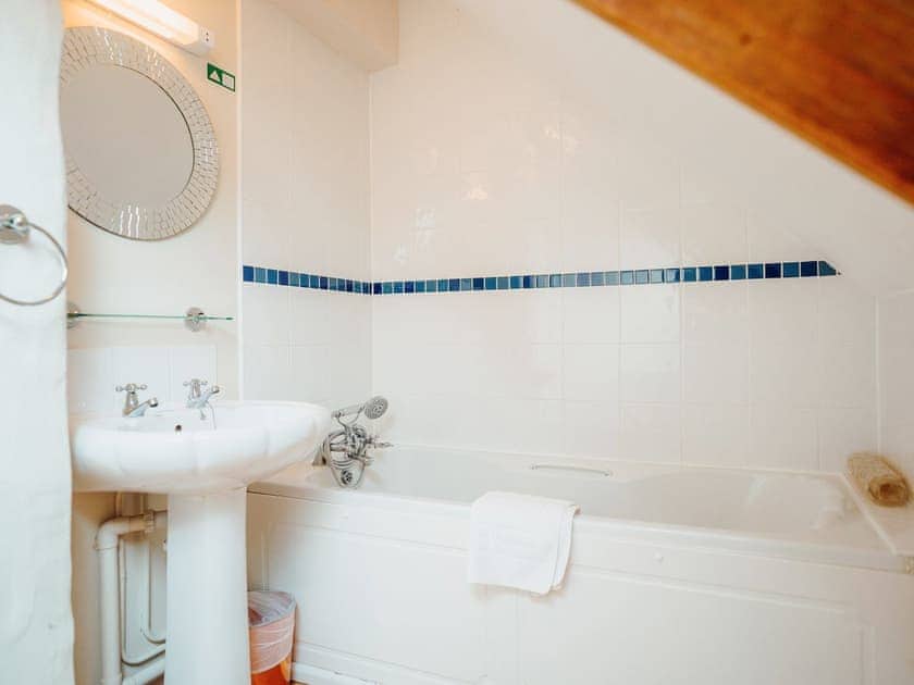 Bathroom | St David’s Lodge - Celtic Haven Resort, Lydstep, near Tenby