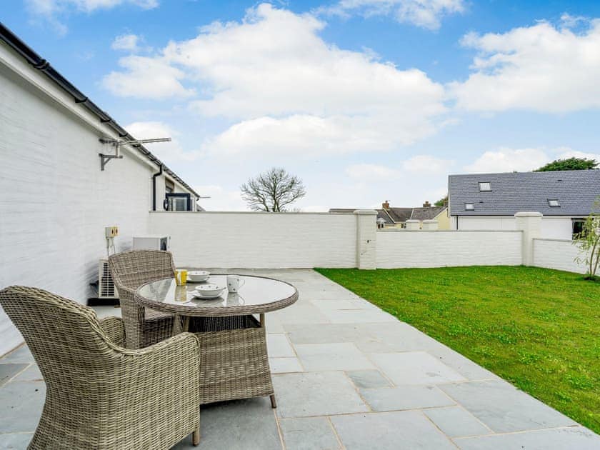 Garden | Willow Tree Cottage - Coastal View Cottages, Ludchurch, near Narberth
