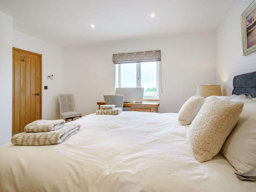 Double bedroom | Willow Tree Cottage - Coastal View Cottages, Ludchurch, near Narberth