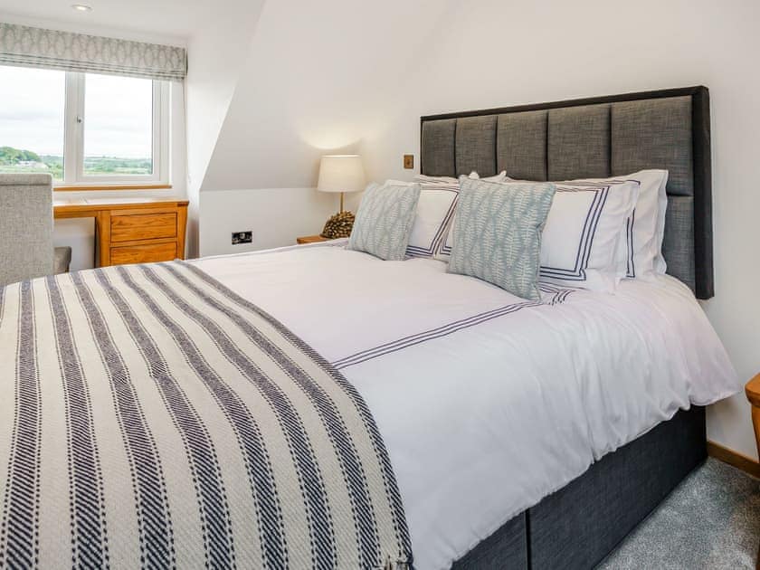 Double bedroom | Willow Tree Cottage - Coastal View Cottages, Ludchurch, near Narberth