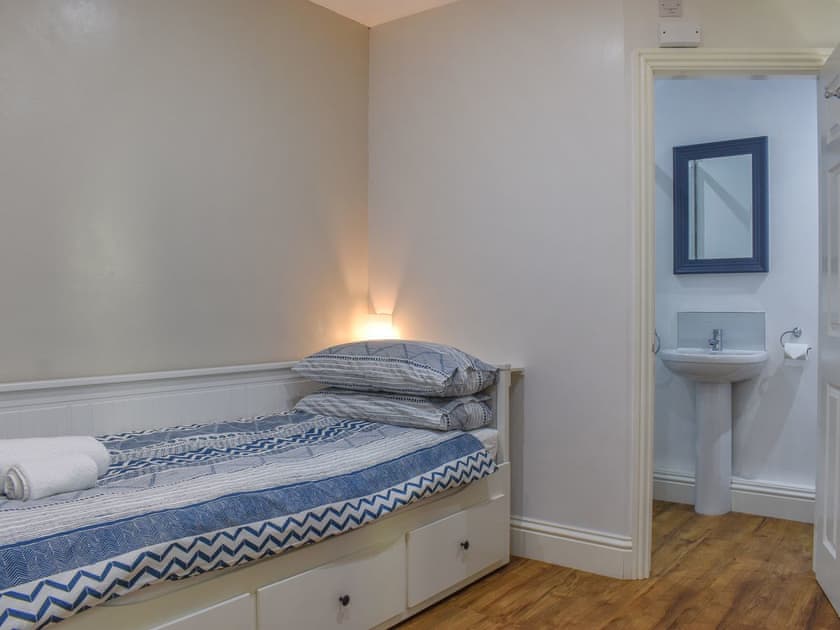 Single bedroom | Rascal’s Rest, Whitby