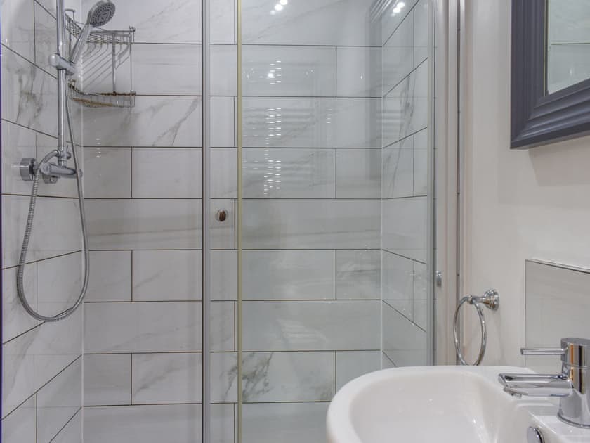 Bathroom | Rascal’s Rest, Whitby