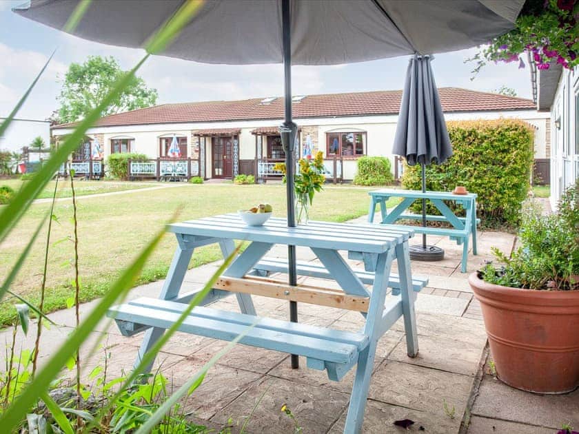 Setting | Sunny view - Welcome Holiday Park, Dawlish