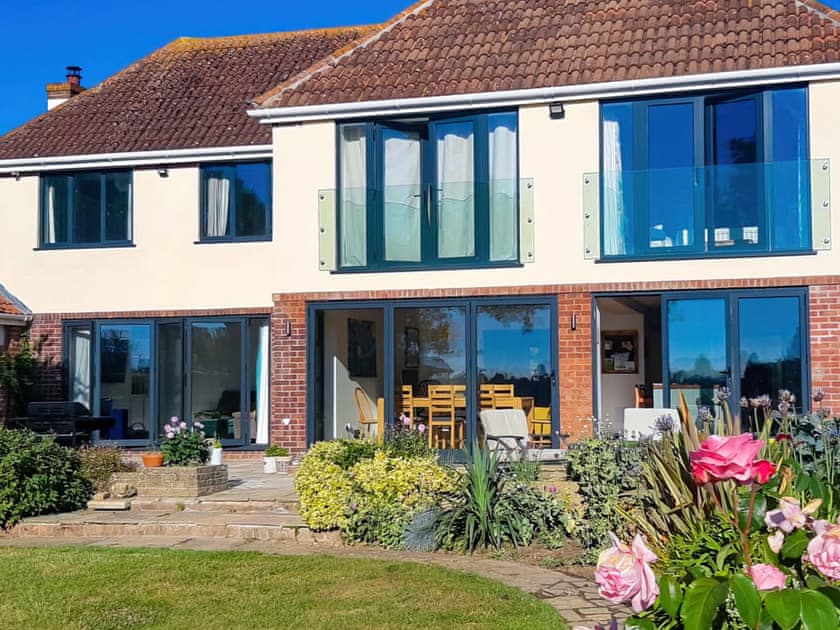 Waterfront House in Hayling Island, Hampshire Book Online Hoseasons