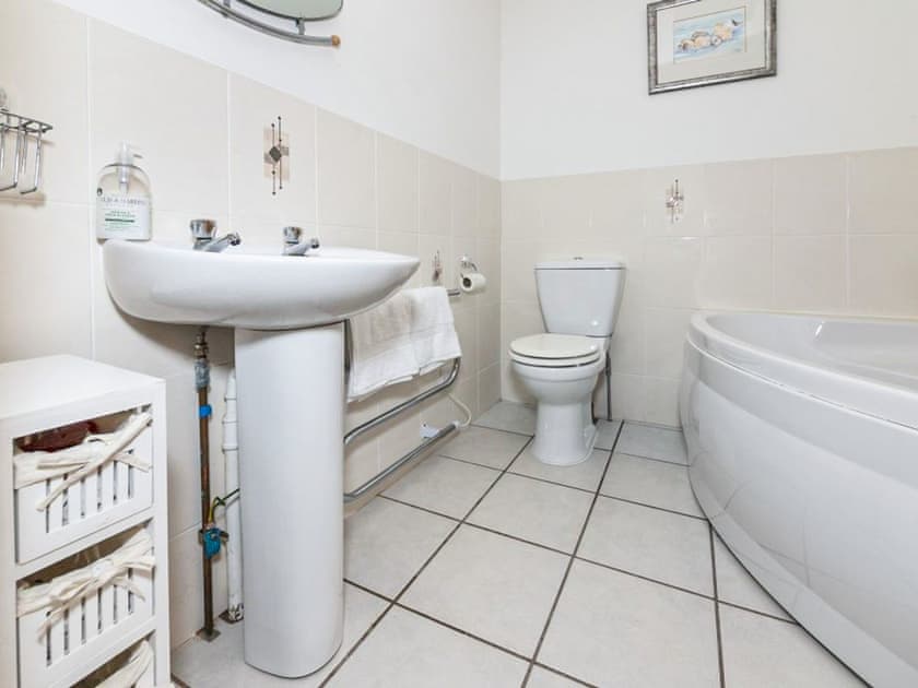 Bathroom | Taigh Na Beadan, Isle of Lewis