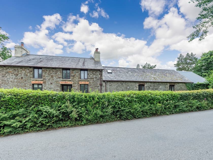 Setting | Llanfair Hill Cottage, Gorsgoch