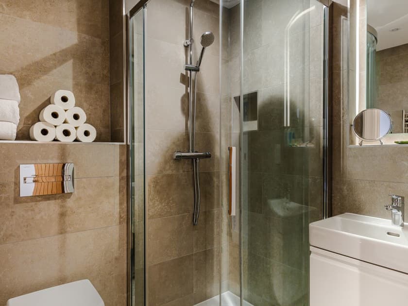 En-suite | Chi An Mor, Chi An Mor