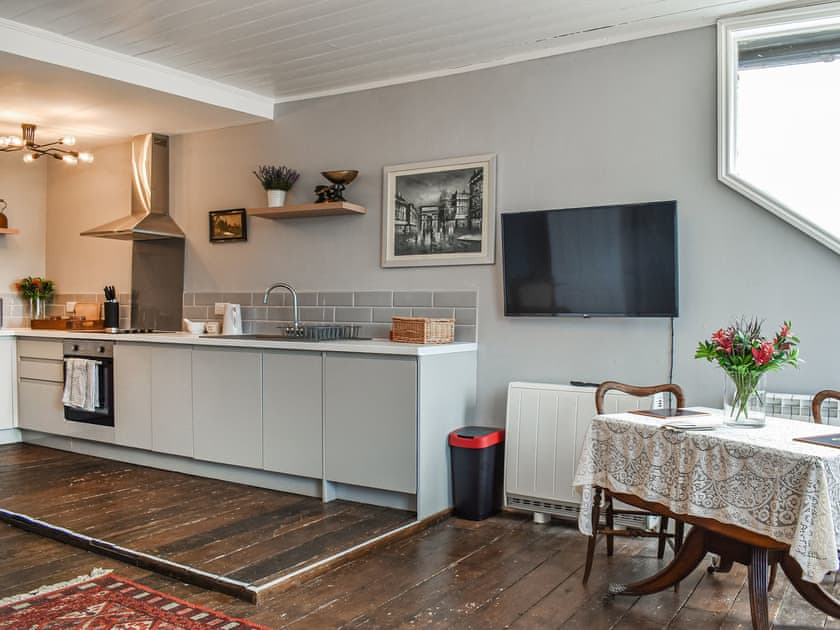 Open plan living space | Wellesley Retreat - Wellesley House, Hastings