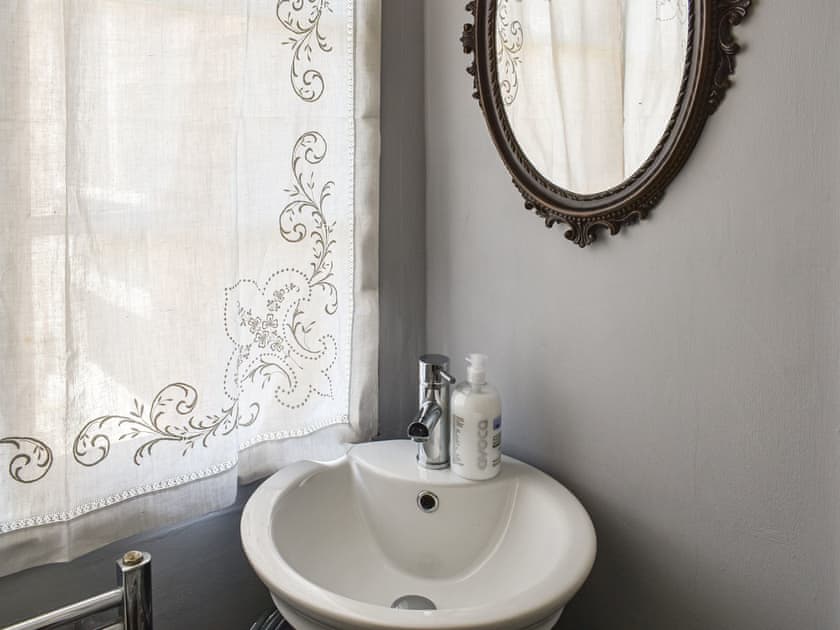 Shower room | Wellesley Retreat - Wellesley House, Hastings