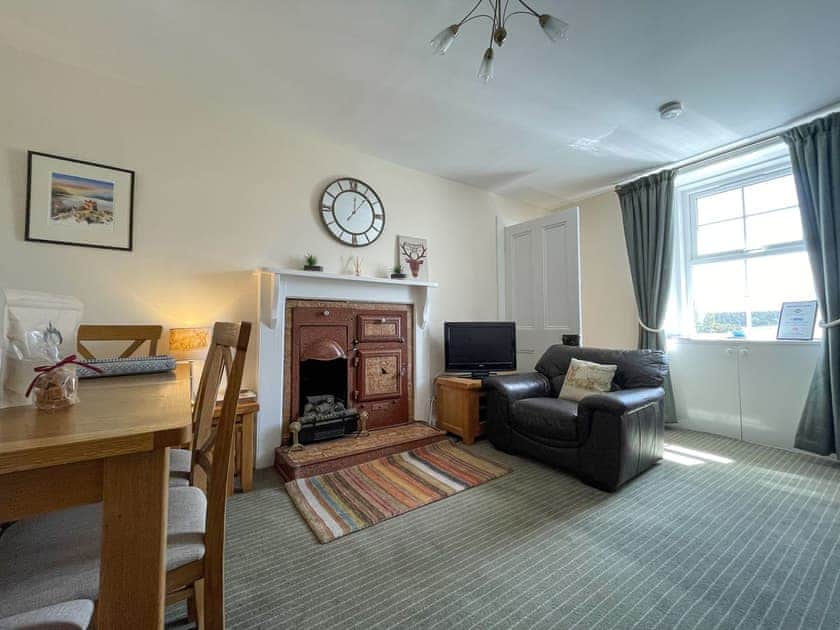 Living room/dining room | Pine Cottage - Easter Dalziel Farm Cottages, Dalcross