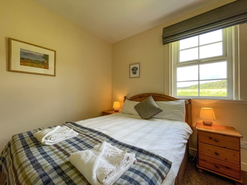Double bedroom | Pine Cottage - Easter Dalziel Farm Cottages, Dalcross