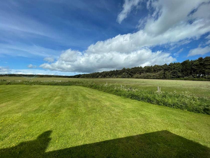 Garden | Pine Cottage - Easter Dalziel Farm Cottages, Dalcross