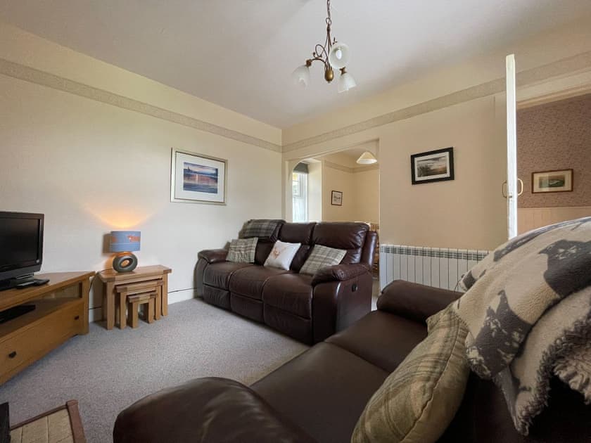 Living room/dining room | Birch Cottage - Easter Dalziel Farm Cottages, Dalcross