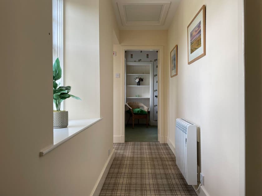Hallway | Birch Cottage - Easter Dalziel Farm Cottages, Dalcross
