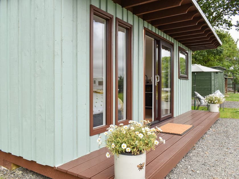 Exterior | Honeypot Lodge - Sunny Pooh Corner, Beaworthy