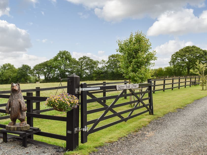 Setting | Honeypot Lodge - Sunny Pooh Corner, Beaworthy