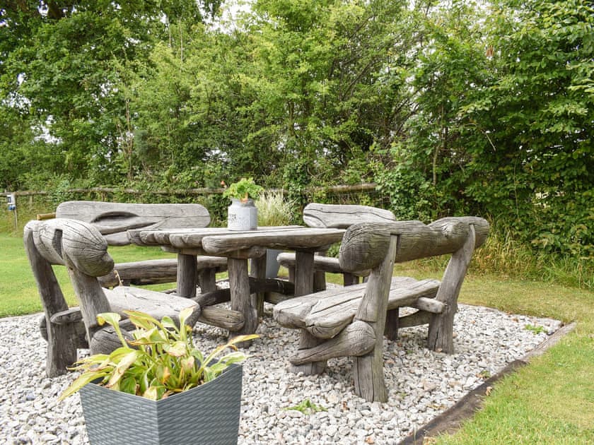 Outdoor area | Eeyore - Sunny Pooh Corner, Beaworthy