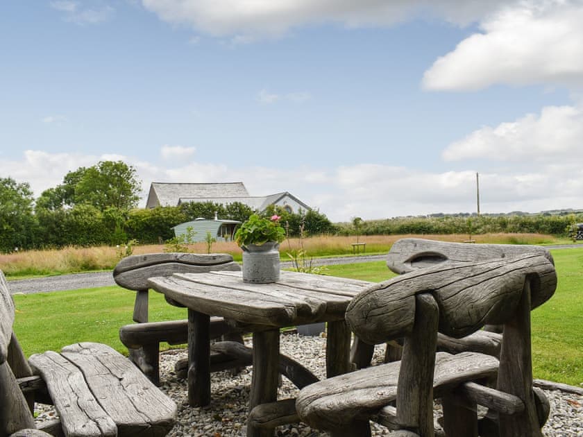 Outdoor area | Eeyore - Sunny Pooh Corner, Beaworthy