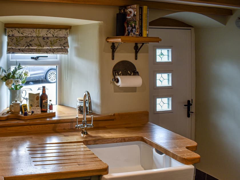 Kitchen | Johnsons Cottage - Johnsons Cottages, Taddington, near Buxton