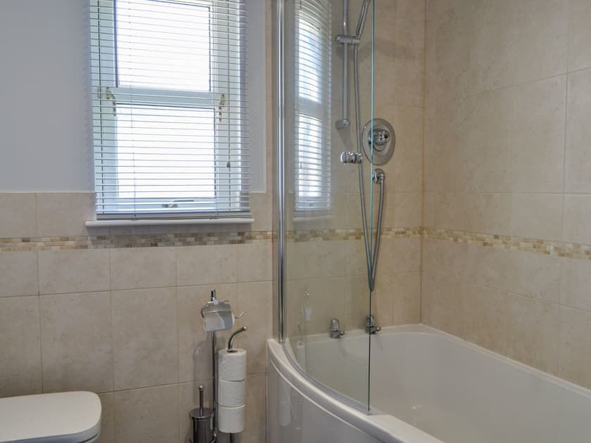Bathroom | Queen’s View Lodge, Banchory